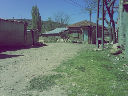 aşağı mahalle yolu